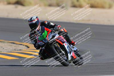 media/Oct-08-2022-SoCal Trackdays (Sat) [[1fc3beec89]]/Turn 10 (945am)/